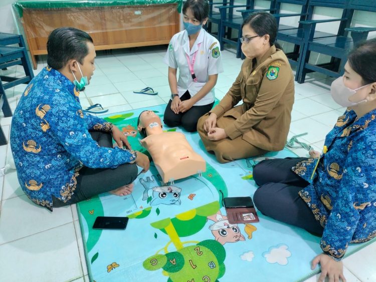 Karyawan/karyawati RSUD dr. H. Soemarno Sosroatmodjo Ikuti Pelatihan BHD