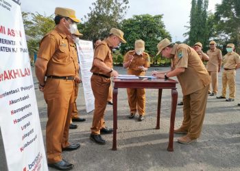 Sekda Kapuas Tandatangani Kinerja 2023