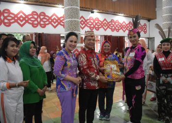 Ben Brahim Apresiasi Pergelaran Lomba Paduan Suara dan Senam Kreasi DWP Kapuas