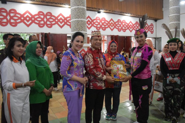 Ben Brahim Apresiasi Pergelaran Lomba Paduan Suara dan Senam Kreasi DWP Kapuas