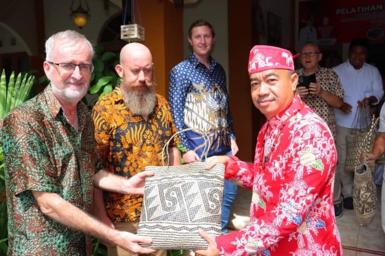 Pemkab Seruyan Terus Kembangkan Kreativitas Pengrajin Rotan