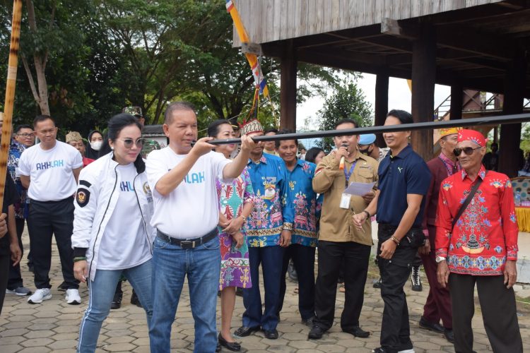 Bupati Kapuas Hadiri Acara Lomba Sumpit Se- Kalteng