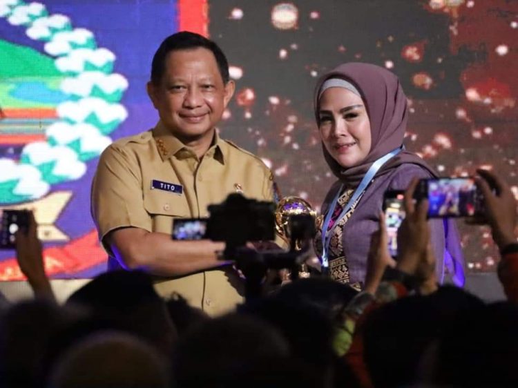 Mantap, Seruyan Raih Penghargaan UHC