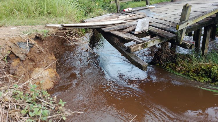 Jembatan Penghubung Mahang – Beriut Putus