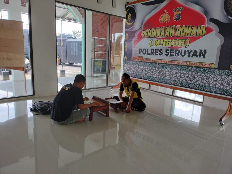 Bag Sdm Polres Seruyan Bina Casis Polri Dengan Bimbingan Rohani