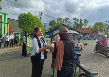 Dinkes Kapuas Bagi Takjil Gratis