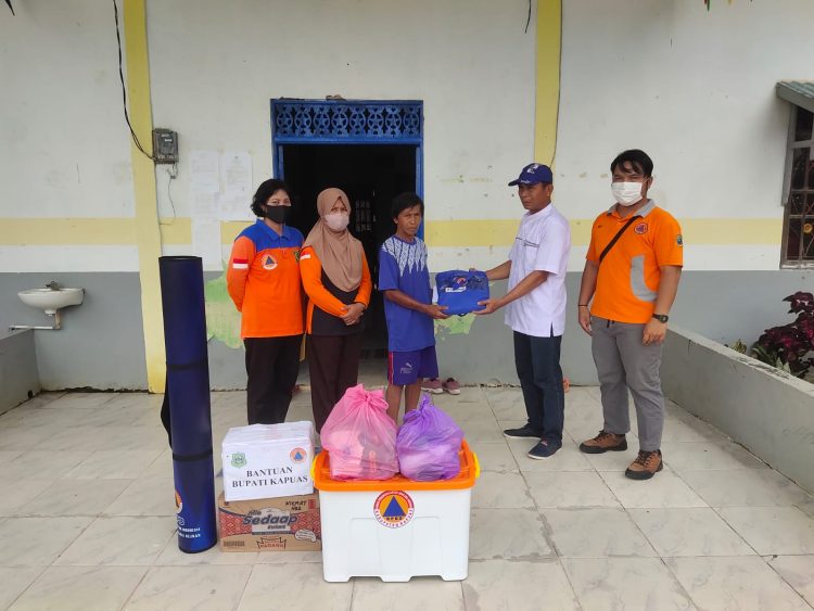 Bantu Korban Kebakaran, Pemkab Kapuas Salurkan Bantuan