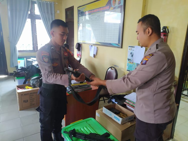 Baglogistik Polres Seruyan  Melakukan Pinjam Pakai Senpi
