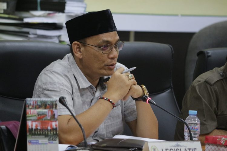 Usulan Pengaspalan Jalan AMD Desa Terawan Tidak Kunjung Direalisasikan