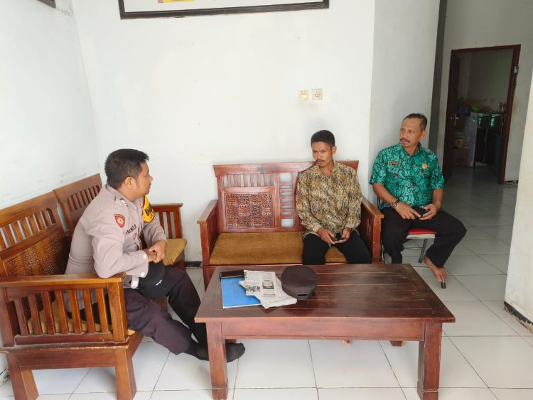 Polsek Danau Sembuluh Kunjungi Tokoh Masyarakat Melalui Bhabinkamtibmas
