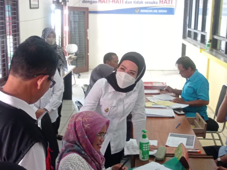 Wabup Seruyan Sidak Kedisiplinan Pegawai di Sejumlah OPD