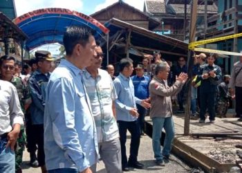 Bupati Barito Utara Tinjau Lokasi Kebakaran