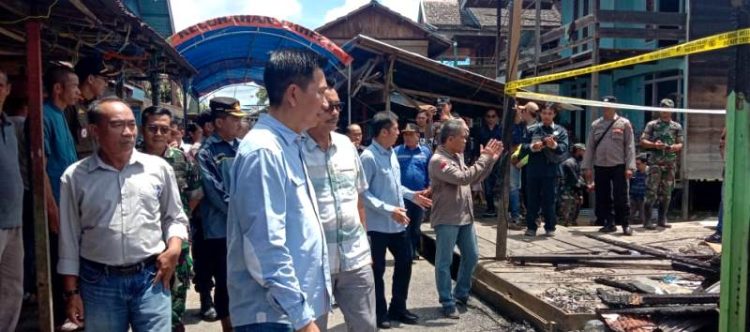 Bupati Barito Utara Tinjau Lokasi Kebakaran