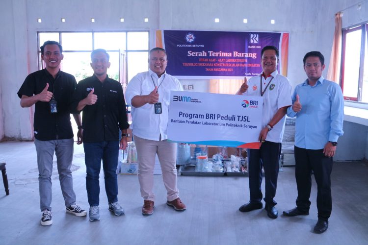 Sekda Seruyan Terima Bantuan Peralatan TRKJJ Untuk Politeknik Seruyan