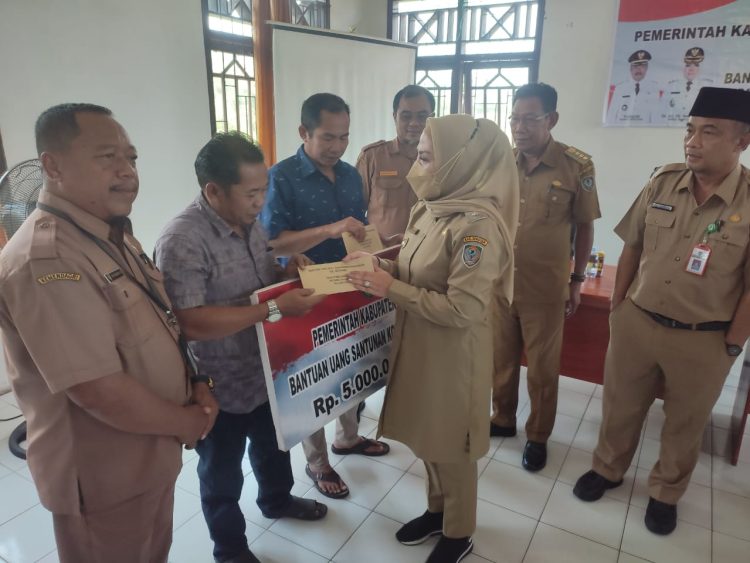 Ringankan Beban Korban Kebakaran, Pemkab Seruyan Berikan Bantuan Uang Tunai