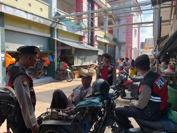 Patroli Sambang Warga samapta Ajak Jaga Kamtibmas Yang Kondusif