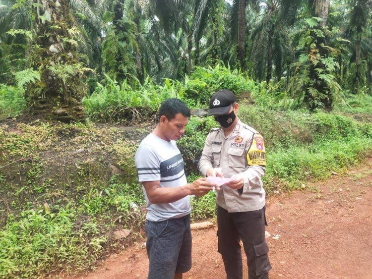 Antisipasi Karhutla, Personil Polsek Hanau Edukasi Masyarakat