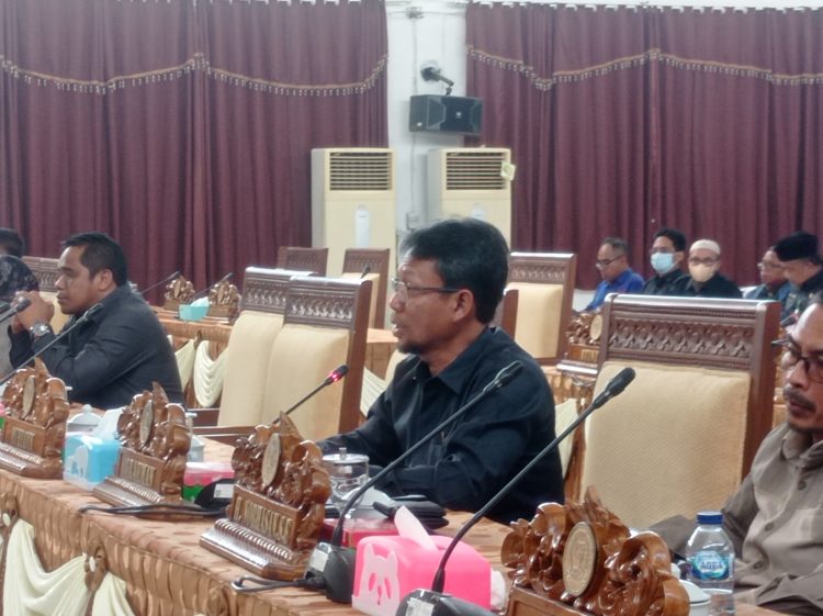 Kepala Daerah Absen, Paripurna Penyampaian LKPJ Pemerintah Daerah 2022 Diskors