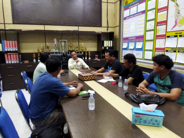 Jam Pimpinan, Kasat Resnarkoba Polres Seruyan Berikan Arahan Kepada Seluruh Personelnya