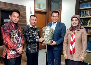 Kadisdik Barut Konsultasi Dengan Kepala Bidang PTK Disdik Provinsi Jawa Barat