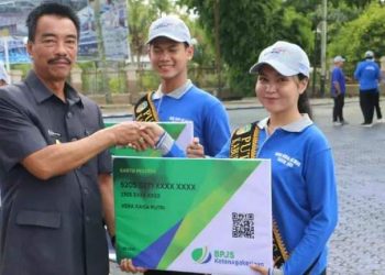 Wabup Barut Lepas Kontingen Festival Budaya Isen Mulang