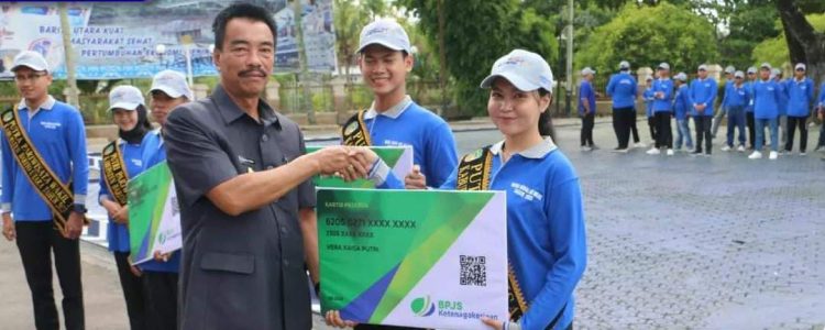Wabup Barut Lepas Kontingen Festival Budaya Isen Mulang