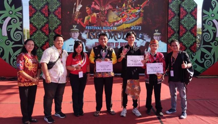 Kontingen Barut Raih Juara Terbaik 1 Putra dan Putri Lomba Lagu Daerah di FBIM 2023