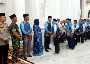 Nadalsyah Lepas Keberangkatan 120 Jamaah Calon Haji Asal Barut