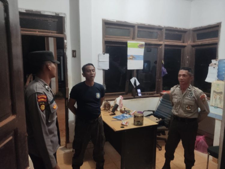 Polsek Danau Sembuluh Laksanakan Sosialisasi Prokes Kepada Masyarakat
