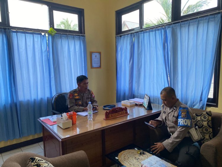 Anev Rutin Kinerja Internal Oleh Kasi Propam Polres Seruyan Terhadap Anggotanya