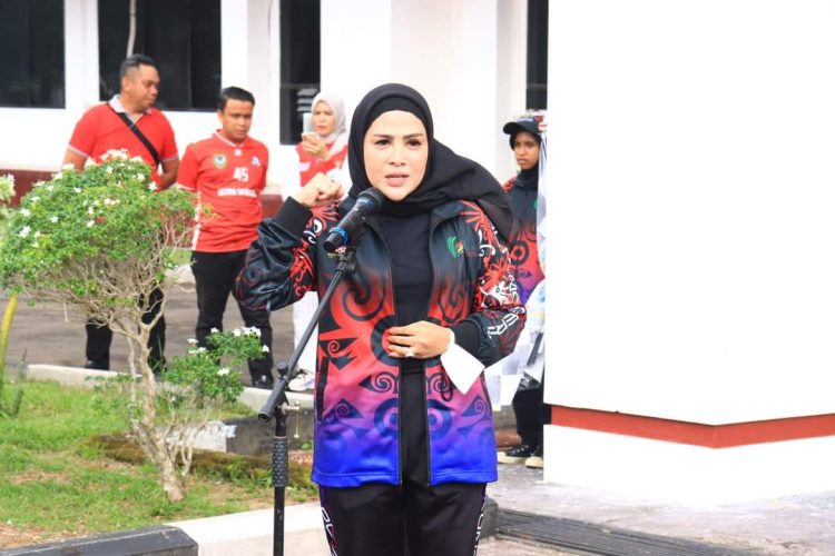 Lepas Kontingen Porprov Asal Seruyan, Iswanti Minta Atlet Semangat