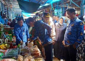 Pastikan Stok Bapok Aman, Bupati Nadalsyah Tinjau Langsung Pendopo Muara Teweh