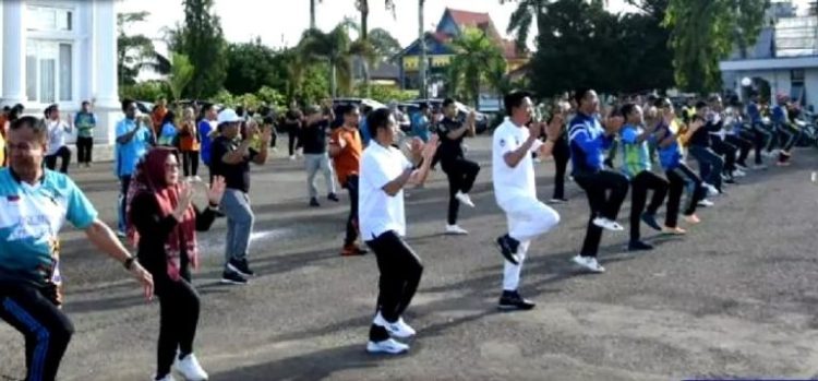 Pemkab Barut Gelar Senam Pagi Bersama