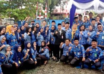 Meski Hujan, Peringatan Hardiknas di Barut Tetap Berjalan Lancar