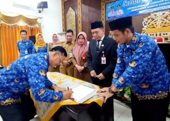 Kadisdik Barut Hadiri Sertijab Pengawas dan Guru