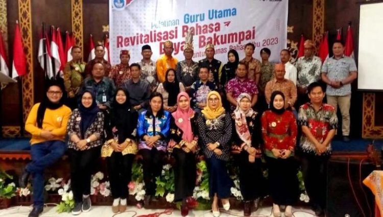 Disdik Barut Gelar Pelatihan Guru Utama untuk Revitalisasi Bahasa Dayak Bakumpai