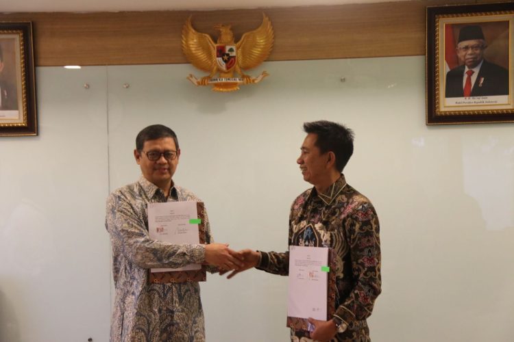 Pemkab Barut Tandatangani Serah Terima Aset Eks Bandar Udara Beringin