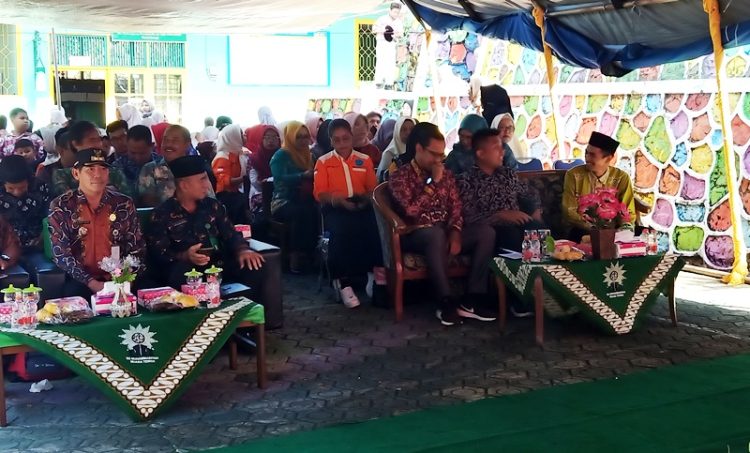 Buka kegiatan Panen Belajar dan Market Day, Camat Teweh Tengah Sampaikan ini!