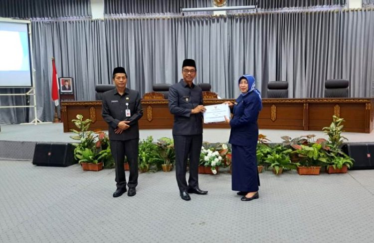 Wabup Barut Sampaikan Pidato Pengantar Bupati Tentang Pertanggungjawaban ABPD 2022