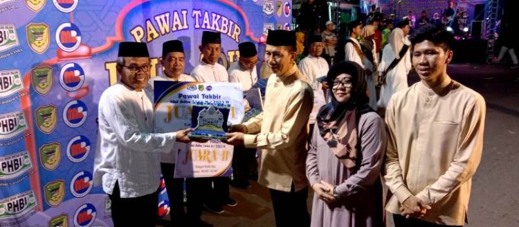 Meriahkan Malam Idul Adha, Pemkab Barut dan PHBI Adakan Pawai Takbir Keliling