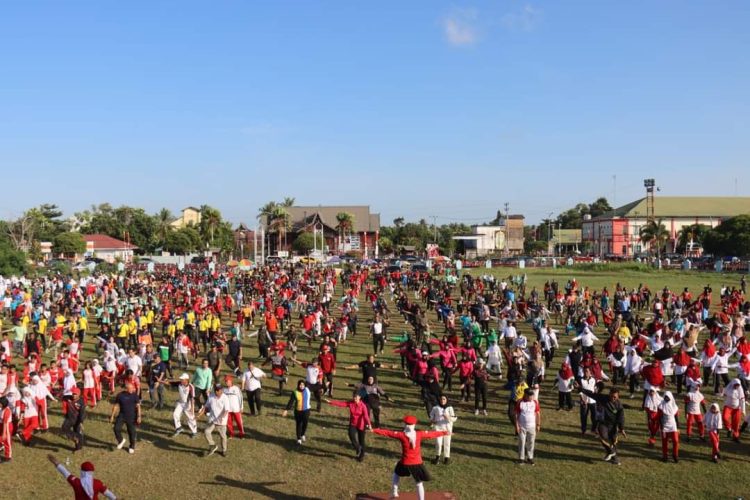 Senam  dan Pesta Rakyat Turut Meriahkan Harjad Seruyan Ke 21 dan HUT RI