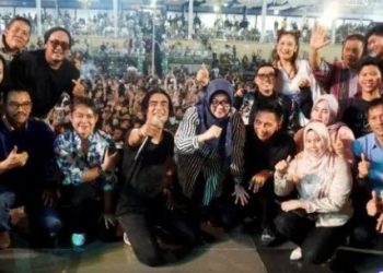 Penampilan Setia Band Pukau Penonton, Ribuan Penonton Padati Arena Tiara Batara
