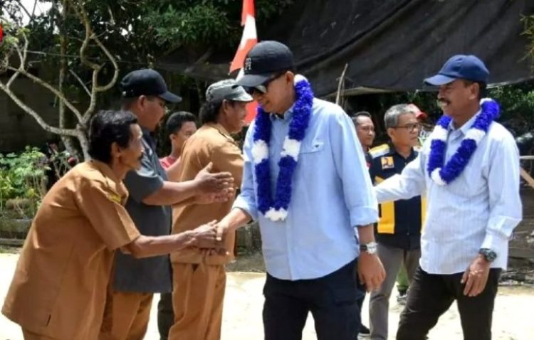  Nadalsyah Tinjau Jalan dan Jembatan Desa Batu Raya II