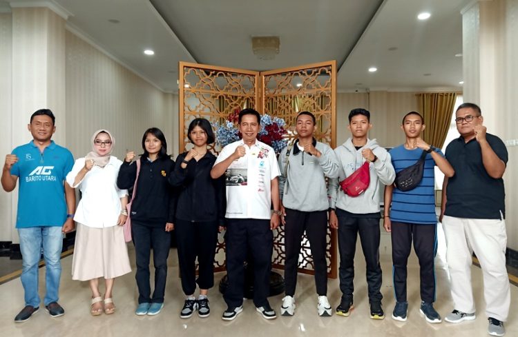 Nadalsyah Lepas 6 Atlet Barut Yang Akan Ikuti Popnas Ke XVI 2023