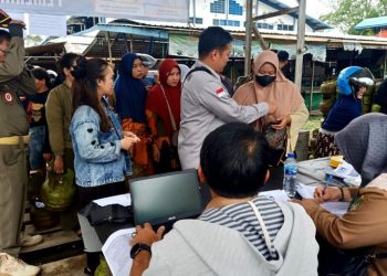 Pemkab Barut Gelar Pasar Penyeimbang LPG Tabung 3Kg di Kelurahan Lanjas