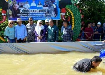 Sekda Barut Kunjungi Festival Budaya Iya Mulik Bengkang Turan