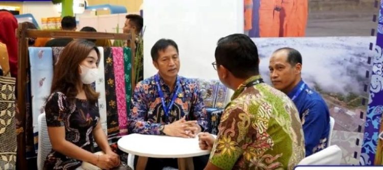 Pemkab Barut Jual Beberapa Produk Unggulan Lokal di Pameran Otonomi Expo 2023