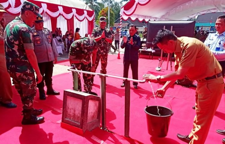 Bupati dan Wabup Barut Hadiri Peresmian Air bersih Program TNI AD Manunggal