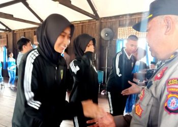 Asisten Sekda Lepas 4 Pelajar Barut Ikuti Diklat Paskibraka Tingkat Provinsi Kalteng
