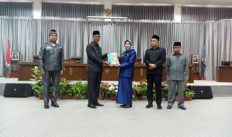 Pemkab Barut Sampaikan Rancangan Perubahan KUA PPAS APBD 2023